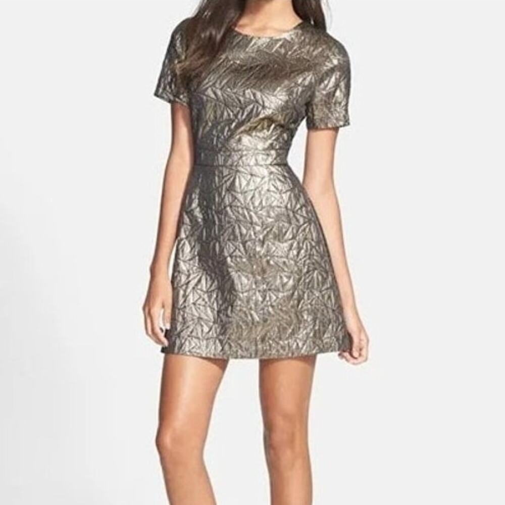 ASTR Metallic Gold Crinkle Fit & Flare Mini Dress Short Sleeve Size Medium